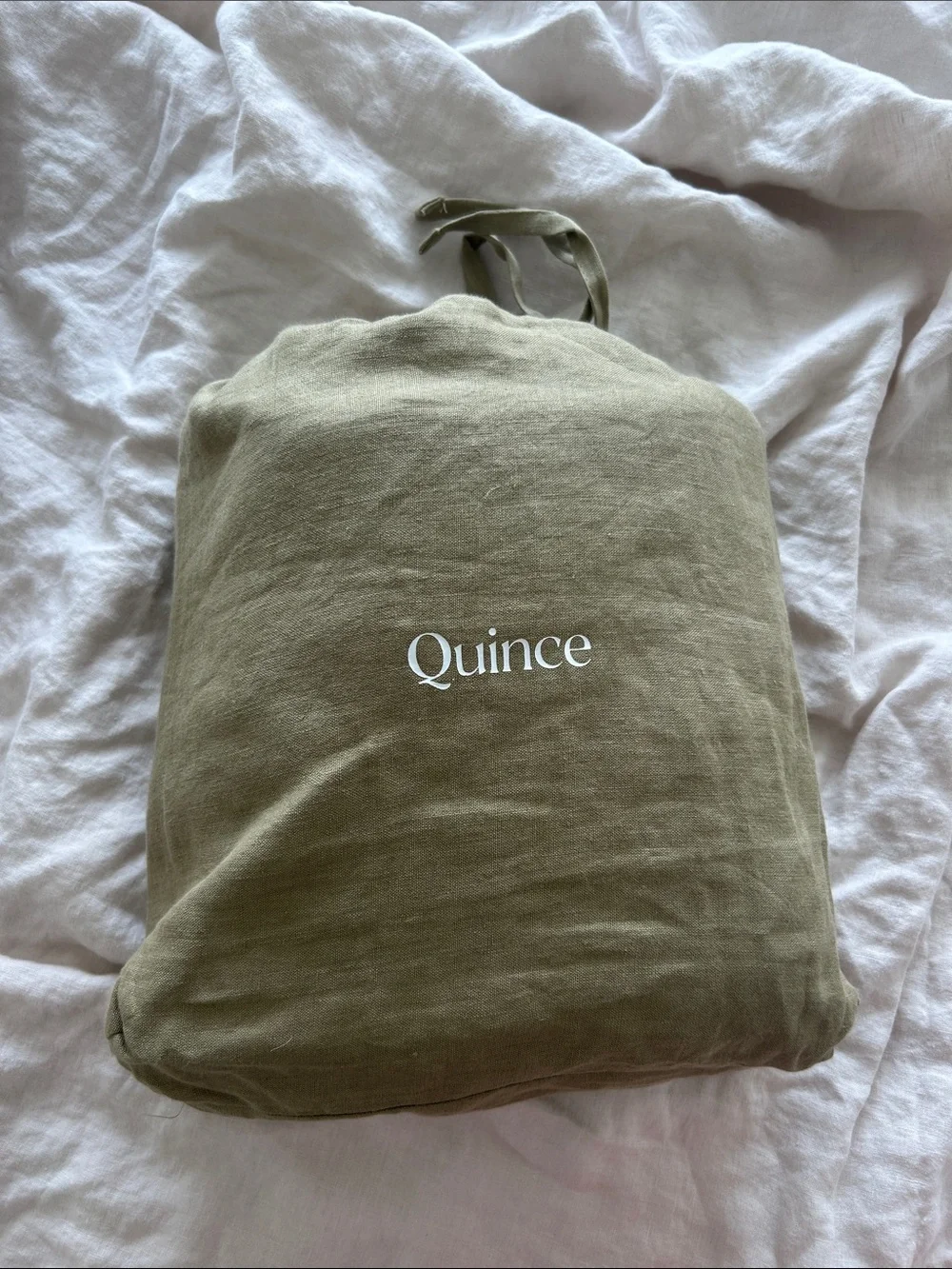 Quince linen duvet cover in aloe